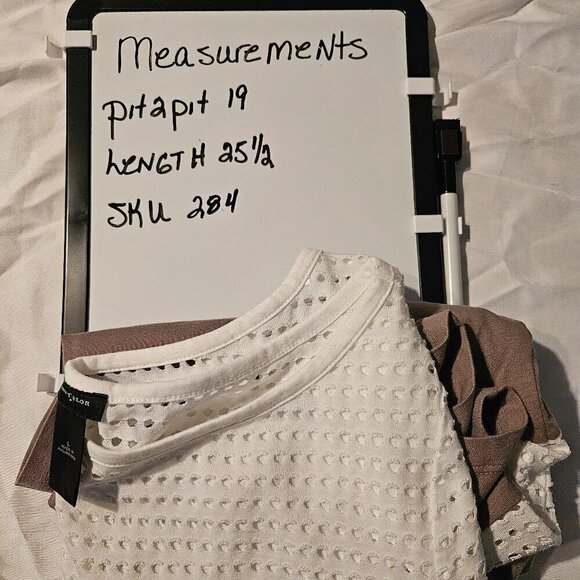 Ann‎ Taylor Woman’s Top, Size Large Eyelet stripe - Picture 9 of 9